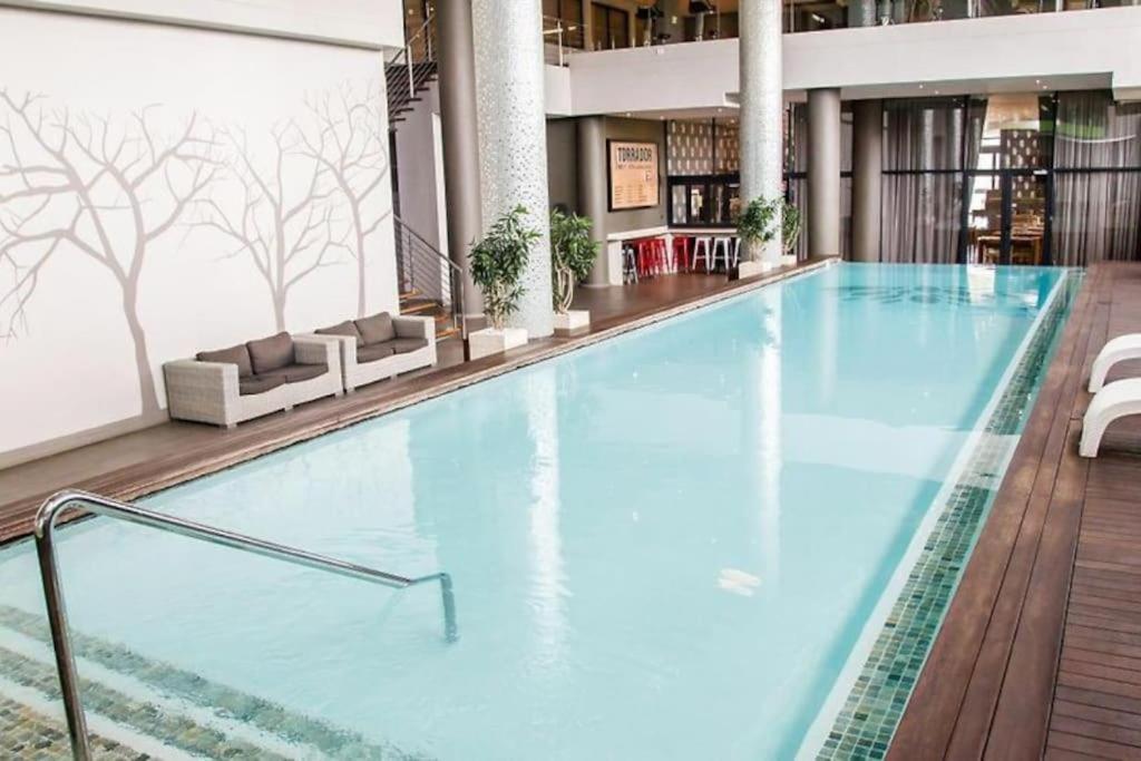Urban Pvt Apartment *